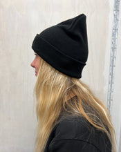 Load image into Gallery viewer, RSE CUFF WORD BEANIE - BLACK
