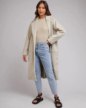 Load image into Gallery viewer, CHARM COAT - BEIGE
