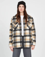 Load image into Gallery viewer, SILENT SHERPA JACKET - HAZELNUT