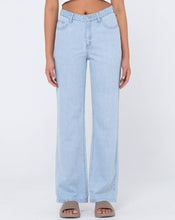 Load image into Gallery viewer, Mid rise straight jean - Sky Blue Heather
