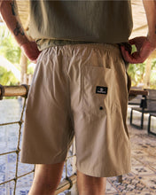 Load image into Gallery viewer, SKULL ANCHOR 18&quot; VOLLEY SHORT
