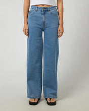 Load image into Gallery viewer, JACQUI WIDE LEG PETITE
