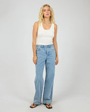Load image into Gallery viewer, ZIA RELAXED STRAIGHT JEAN
