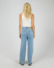 Load image into Gallery viewer, ZIA RELAXED STRAIGHT JEAN
