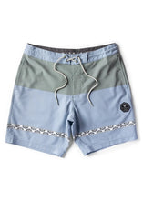 Load image into Gallery viewer, FOUR DOORS 17.5 BOARDSHORT
