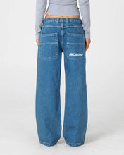 Load image into Gallery viewer, FLIP MOMMY LOW RISE TAPELESS DENIM JEANS
