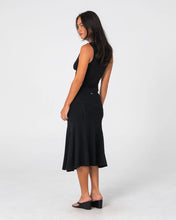 Load image into Gallery viewer, VIXEN LOW RISE MIDI SKIRT
