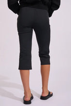 Load image into Gallery viewer, FINANCE MUMMY LOW RISE CAPRI PANT
