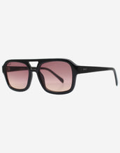 Load image into Gallery viewer, RUNWAY
