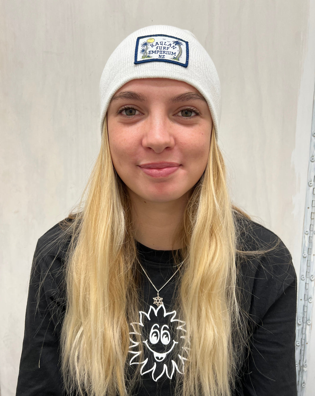 RSE SKULL TOWN BEANIE - WHITE