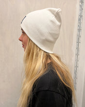 Load image into Gallery viewer, RSE SKULL TOWN BEANIE - WHITE

