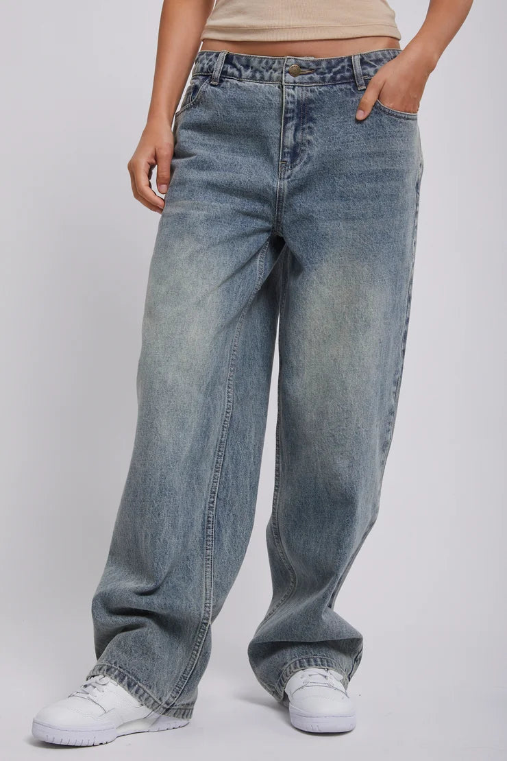 LOW RISE SUPER BAGGY JEAN