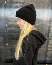 Load image into Gallery viewer, RSE KIDS BEANIE BLACK - PINK LOGO  SHAKA
