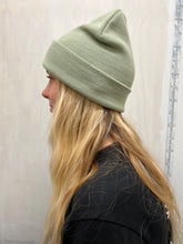 Load image into Gallery viewer, RSE CUFF BEANIE - PISTACHIO

