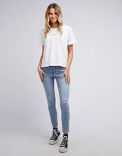 Load image into Gallery viewer, WASHED TEE - White
