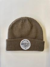 Load image into Gallery viewer, RSE CABLE BEANIE - WALNUT
