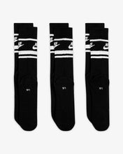 Load image into Gallery viewer, EVERYDAY ESSENTIAL CREW SOCKS (3 PAIRS) - BLACK
