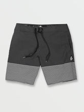 Load image into Gallery viewer, MOD QUARTA STATIC 20&quot; BOARDSHORT - BLACK

