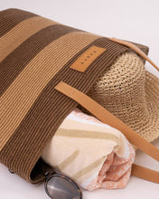 Load image into Gallery viewer, HAILEY STRAW BEACH BAG - Choc/Caramel
