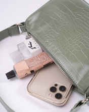Load image into Gallery viewer, MILA HANDBAG - Jade

