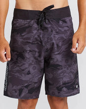 Load image into Gallery viewer, HOOKED BOARDSHORTS 19&quot;
