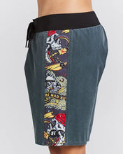 Load image into Gallery viewer, LOOSE IN PARADISE BOARDSHORT 18&quot;
