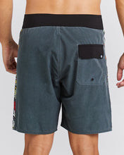 Load image into Gallery viewer, LOOSE IN PARADISE BOARDSHORT 18&quot;
