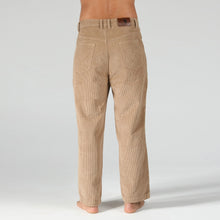 Load image into Gallery viewer, CAR PARKS CORD PANT - CLAY

