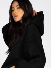 Load image into Gallery viewer, RUSTY SCRIPT OVERSIZE HOODED FLEECE - BLACK
