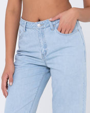 Load image into Gallery viewer, Mid rise straight jean - Sky Blue Heather
