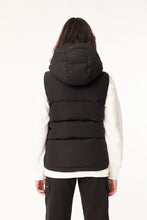 Load image into Gallery viewer, WMNS CLASSIC DOWN VEST
