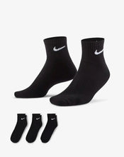 Load image into Gallery viewer, EVERYDAY CUSHIONED ANKLE SOCKS (3 PAIRS) - BLACK
