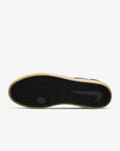 Load image into Gallery viewer, NIKE SB CHRON 2 - Black/White/Gum
