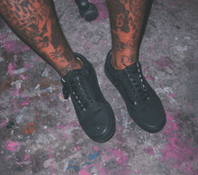 Load image into Gallery viewer, VANS OLD SKOOL - Black/Black
